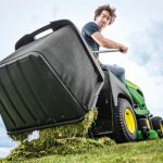 Tondeuse-autoportee-JOHN-DEERE-X167R-3